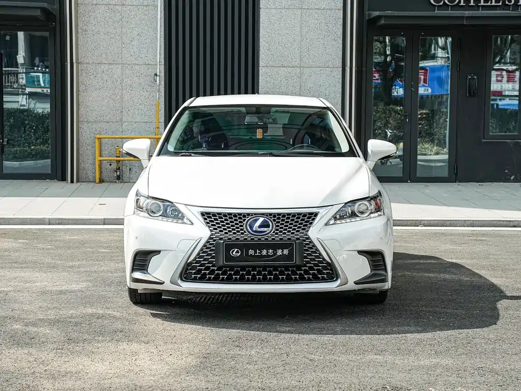 Lexus CT — фото 2