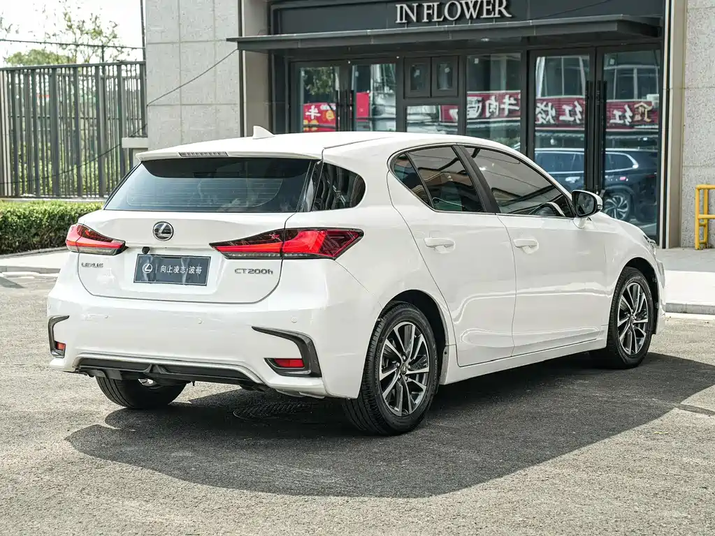 Lexus CT — фото 4