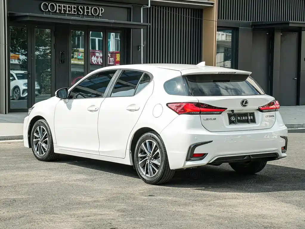 Lexus CT — фото 6