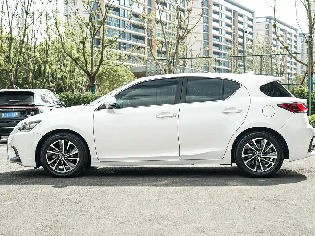 Lexus CT — фото 7