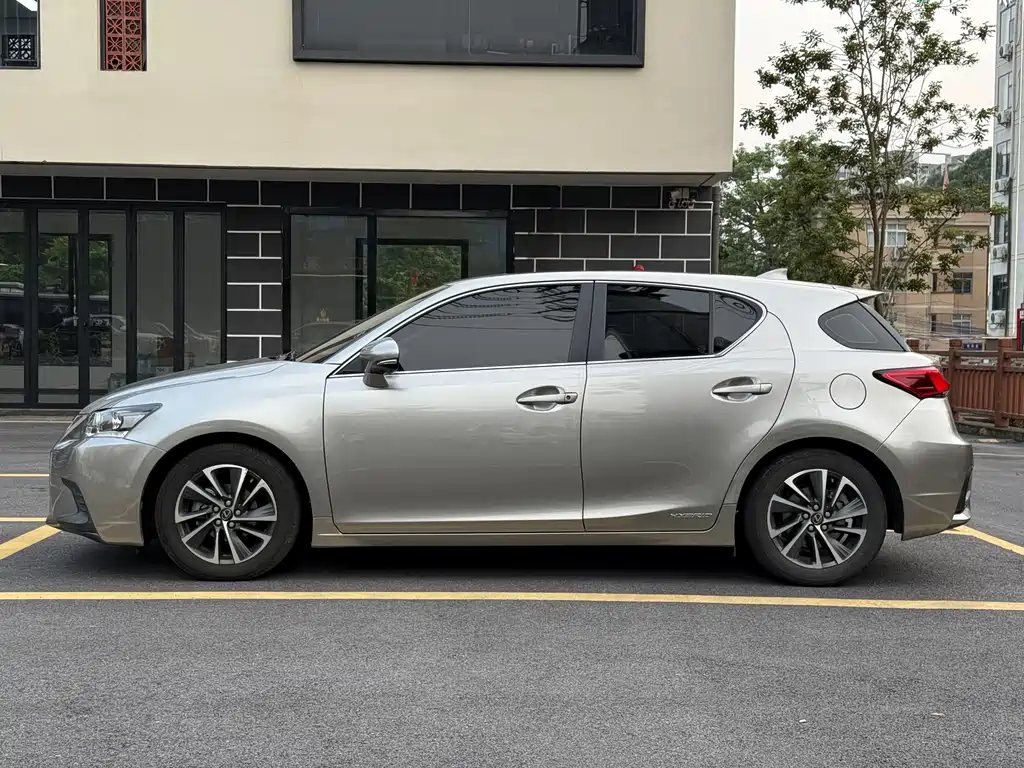 Lexus CT — фото 4