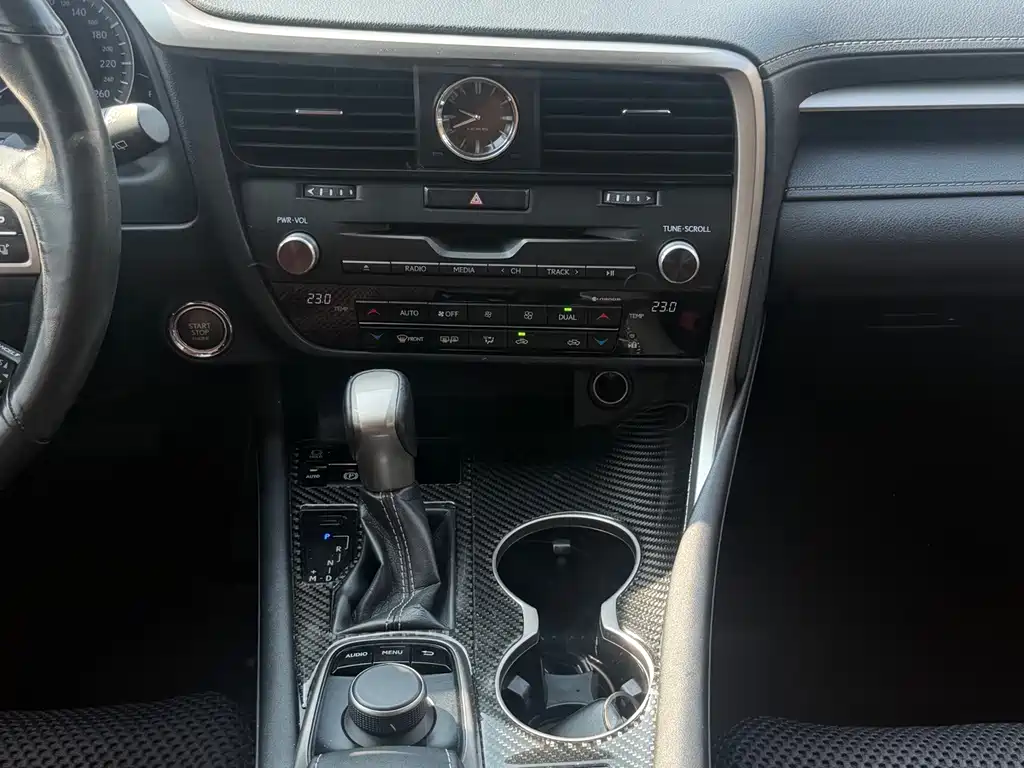 Lexus RX — фото 13