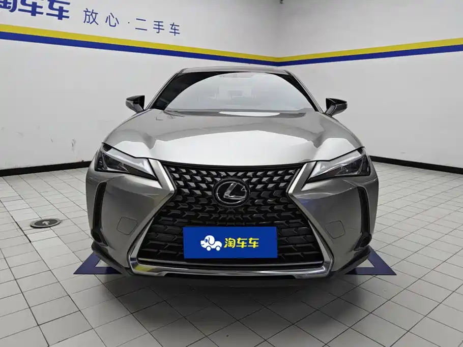 Lexus UX — фото 2