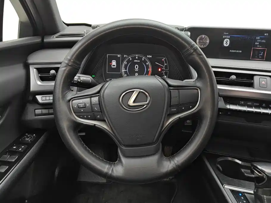 Lexus UX — фото 15