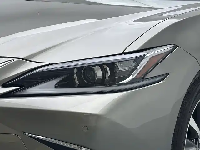 Lexus ES — фото 17