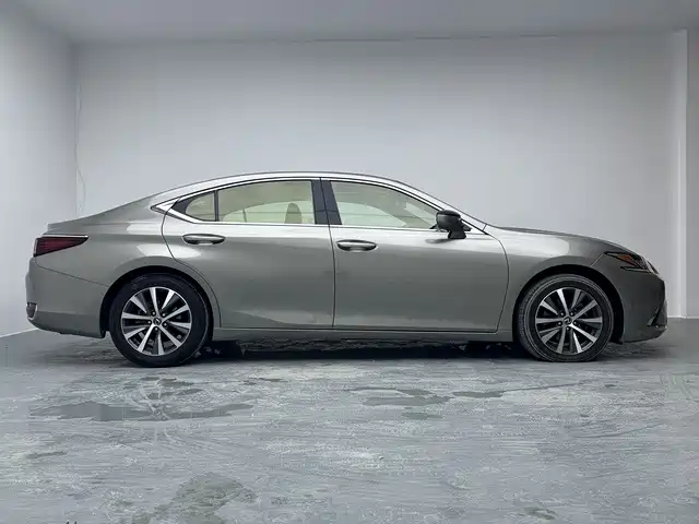 Lexus ES — фото 8