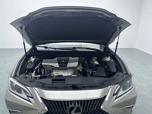 Lexus ES — фото 9