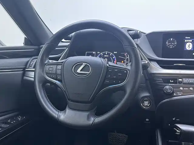 Lexus ES — фото 10