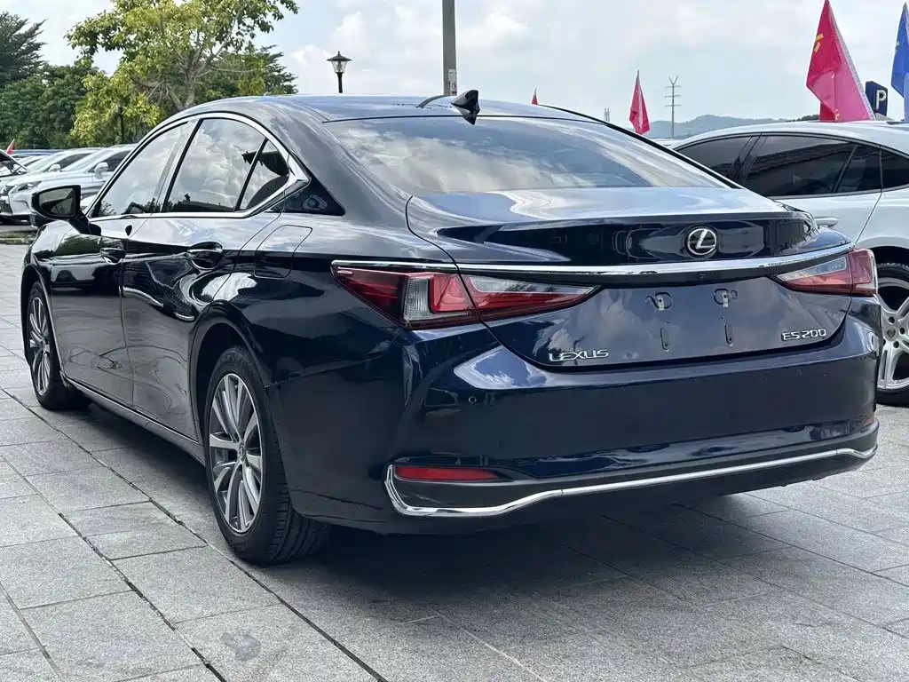 Lexus ES — фото 7