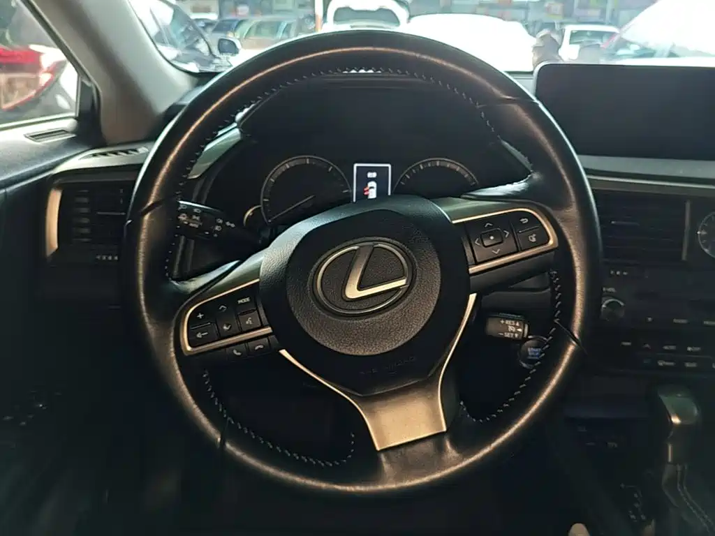 Lexus RX — фото 11