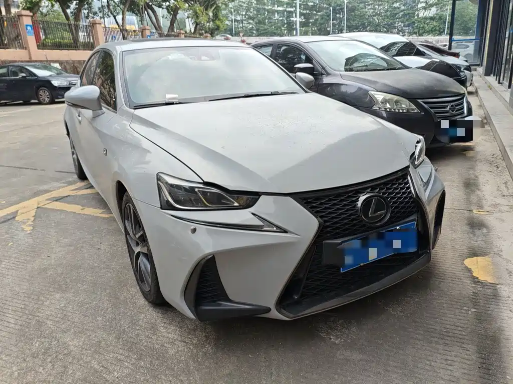 Lexus IS — фото 2
