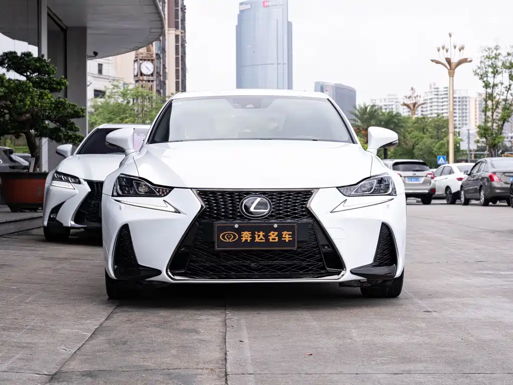 Lexus IS — фото 2