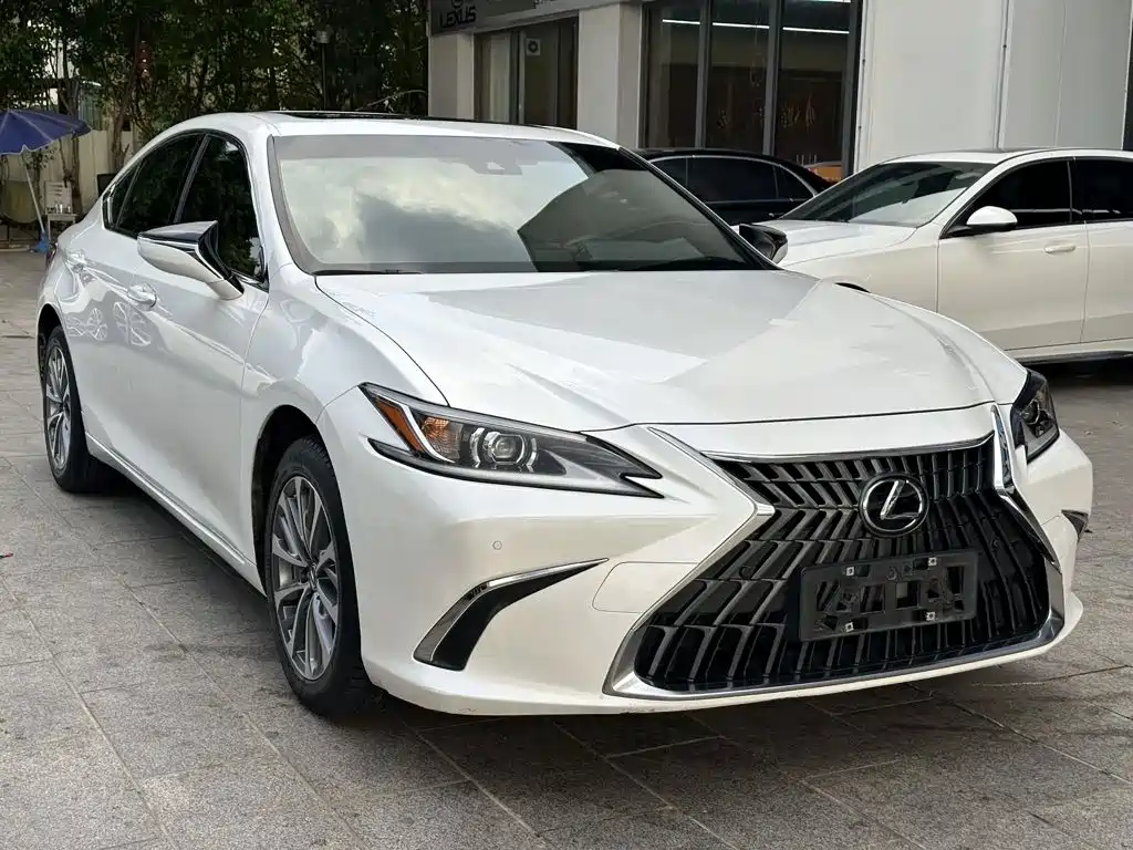 Lexus ES — фото 2