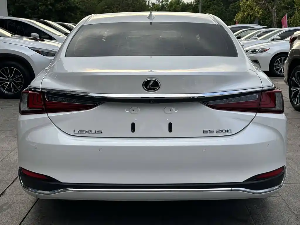Lexus ES — фото 4