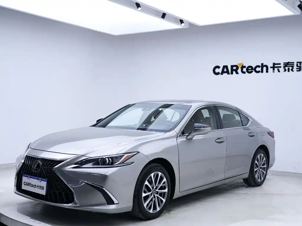 Lexus ES — фото 8