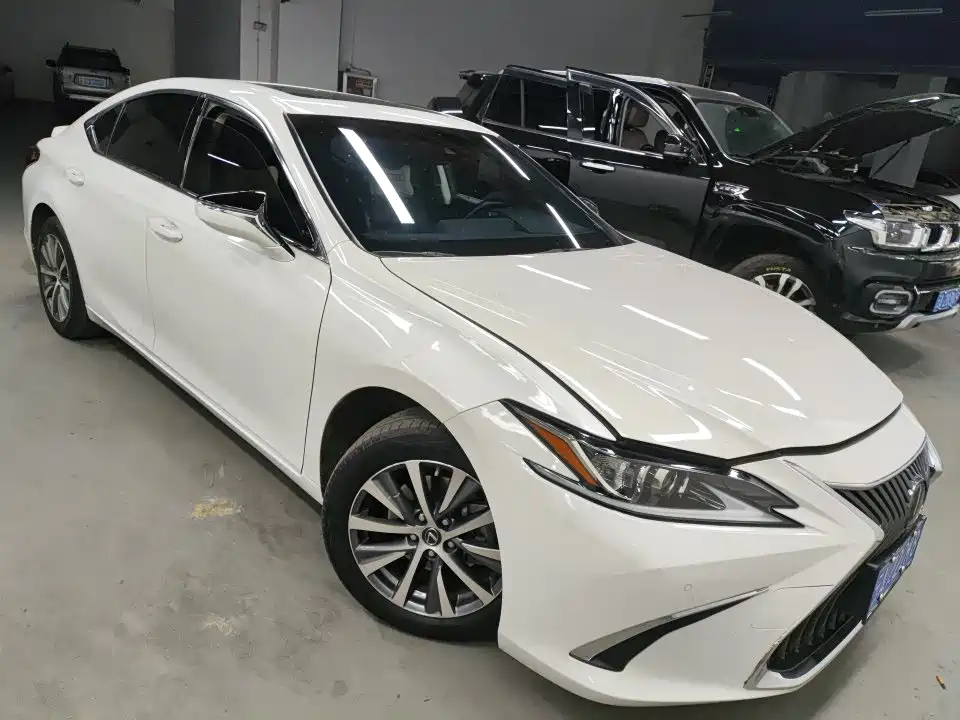 Lexus ES — фото 2