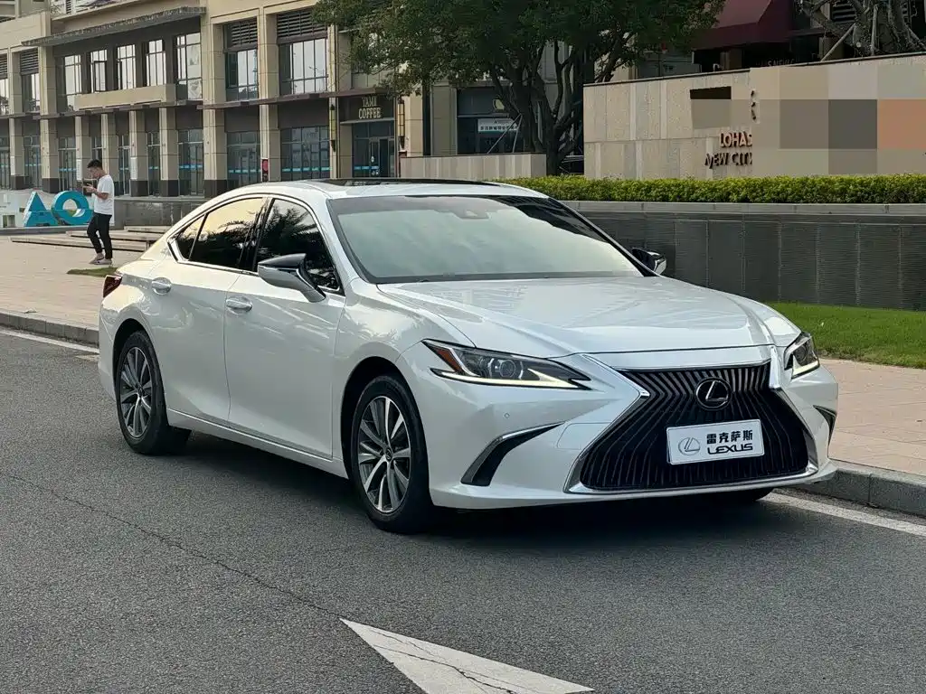 Lexus ES — фото 2
