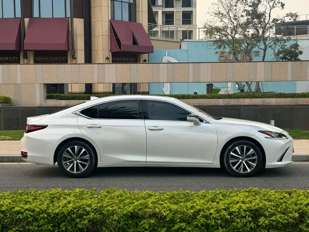 Lexus ES — фото 4