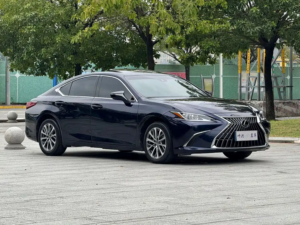 Lexus ES — фото 4
