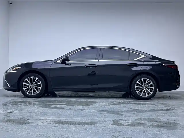 Lexus ES — фото 7