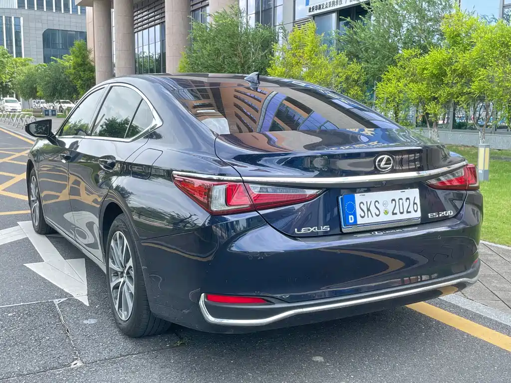 Lexus ES — фото 4