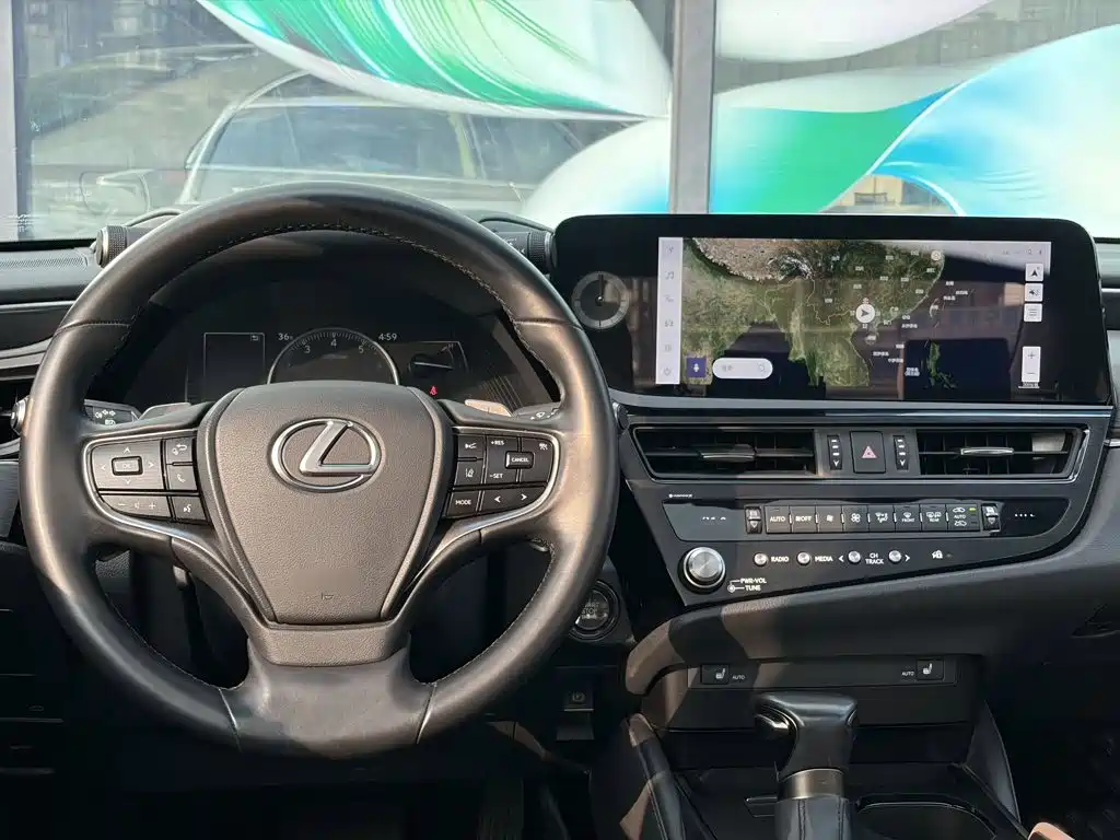 Lexus ES — фото 13