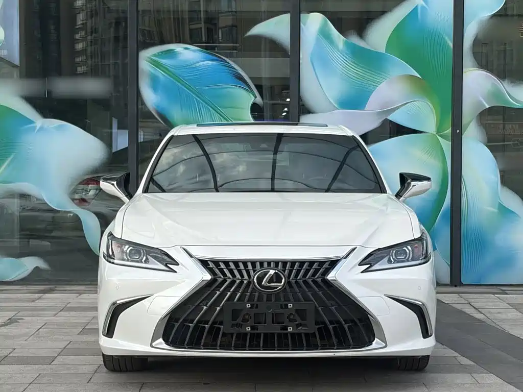 Lexus ES — фото 20