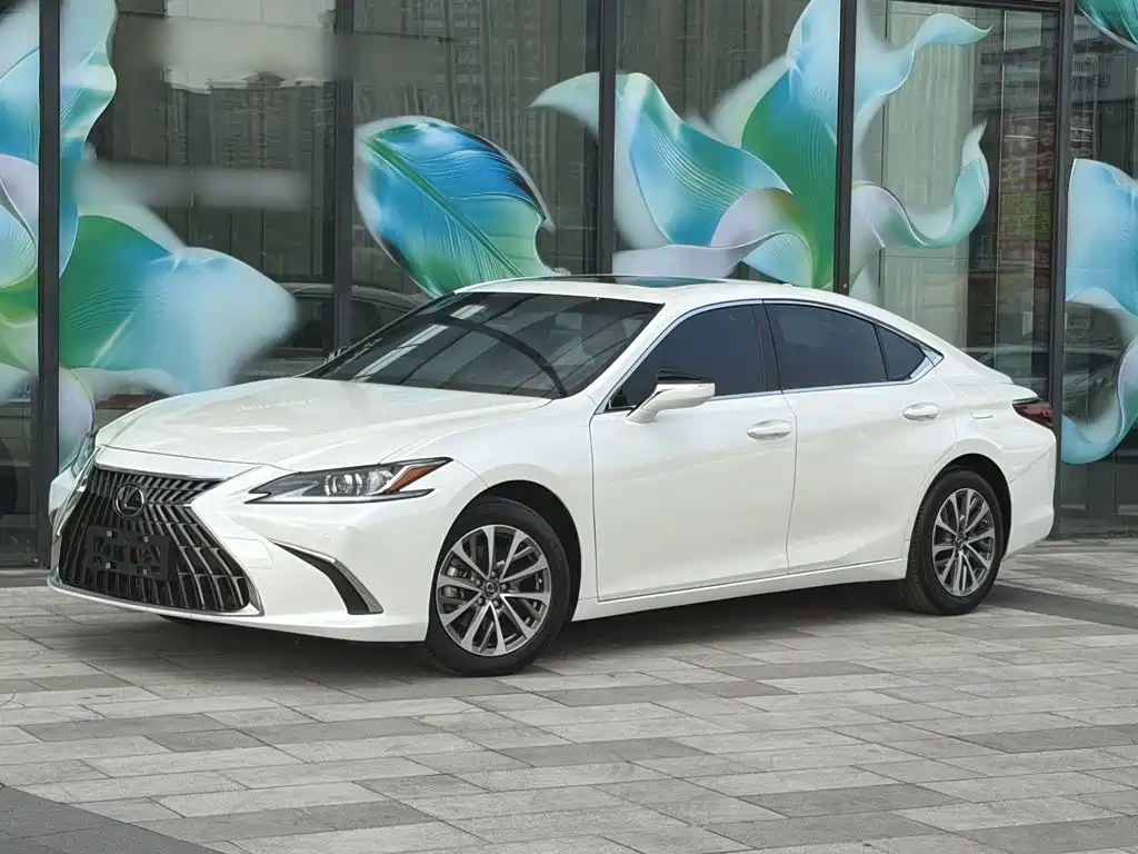 Lexus ES — фото 22