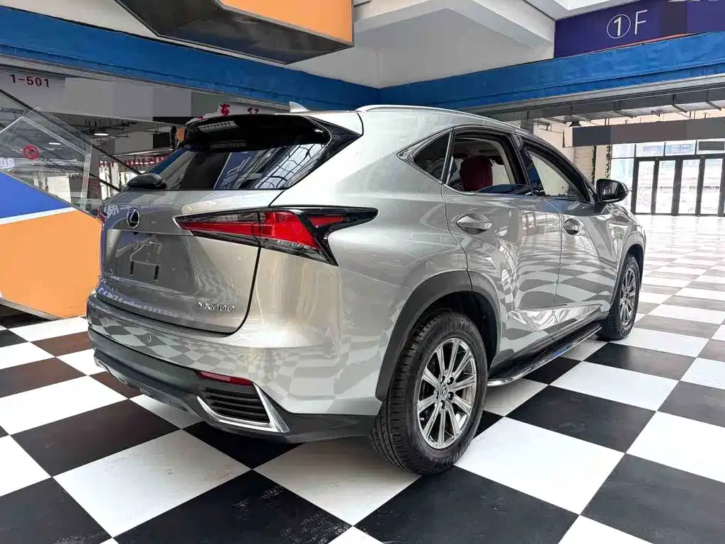 Lexus NX — фото 16