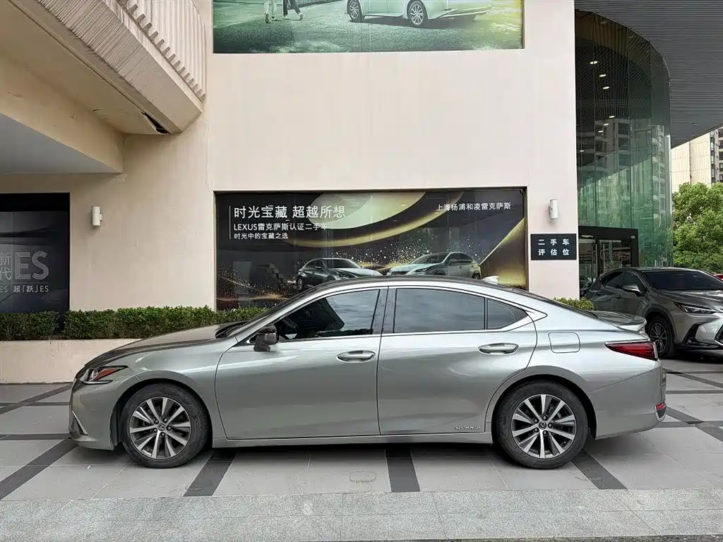 Lexus ES — фото 2