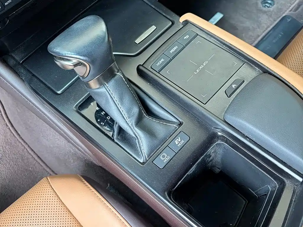 Lexus ES — фото 15