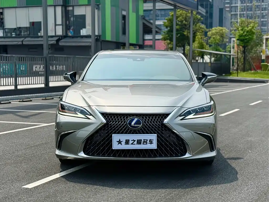 Lexus ES — фото 3