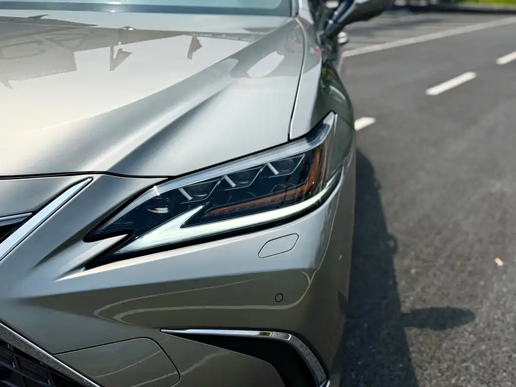 Lexus ES — фото 4