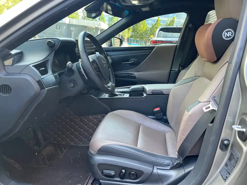 Lexus ES — фото 3