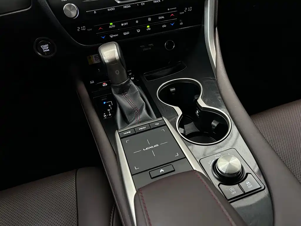 Lexus RX — фото 15