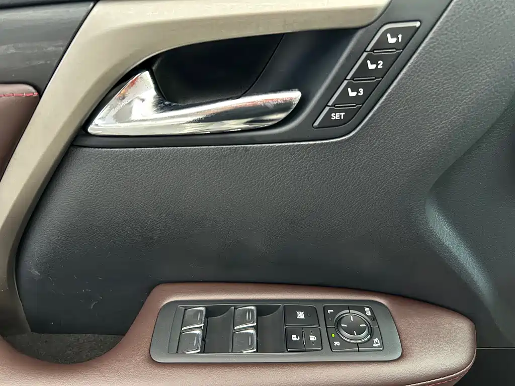 Lexus RX — фото 19