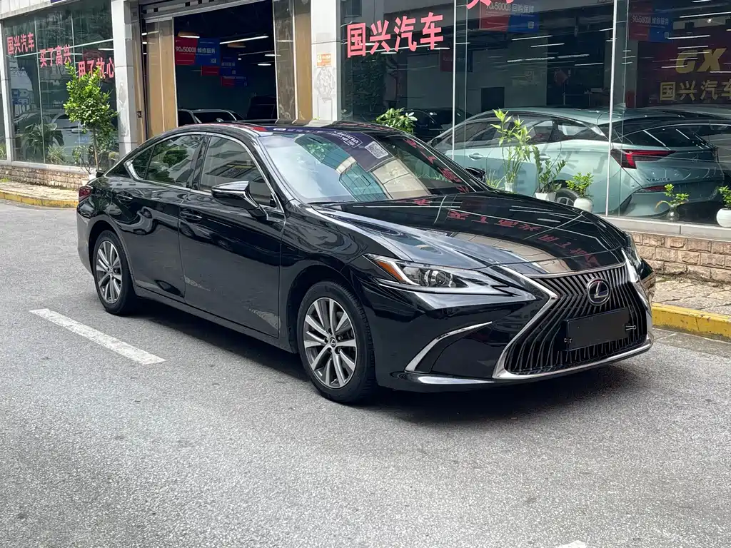 Lexus ES — фото 2