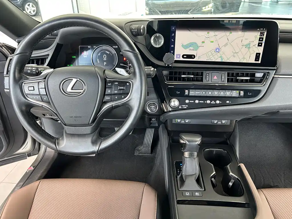 Lexus ES — фото 13