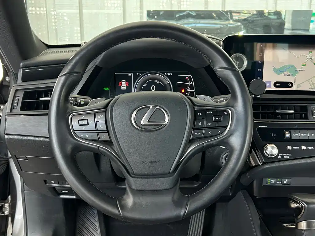Lexus ES — фото 15