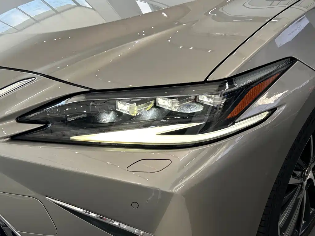 Lexus ES — фото 19