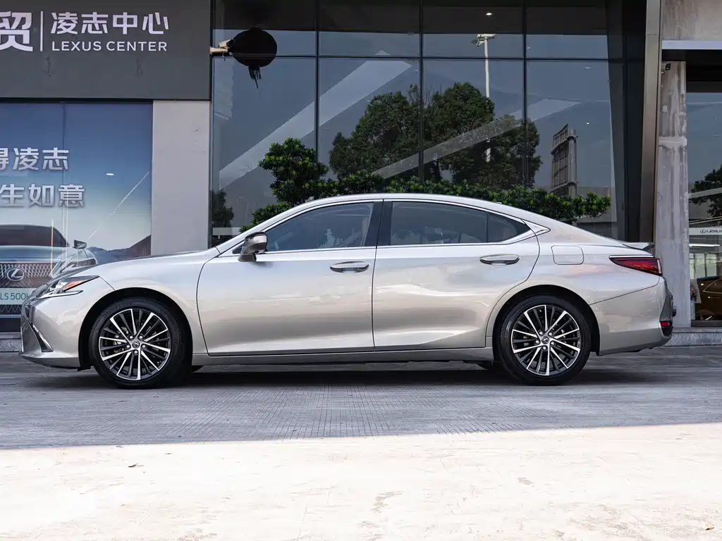 Lexus ES — фото 4