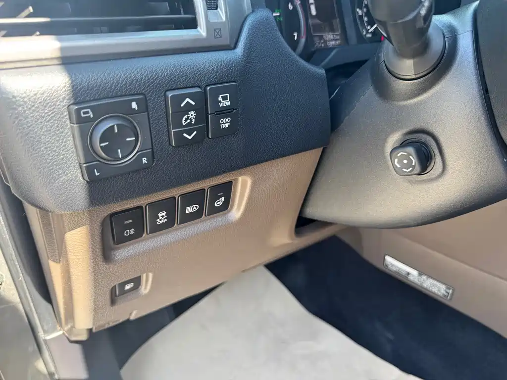 Lexus GX — фото 11