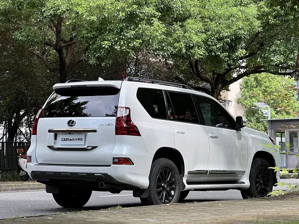 Lexus GX — фото 5