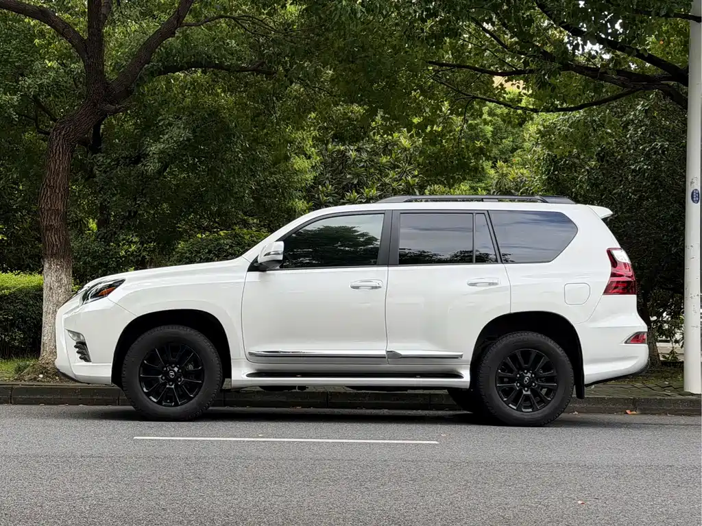 Lexus GX — фото 7