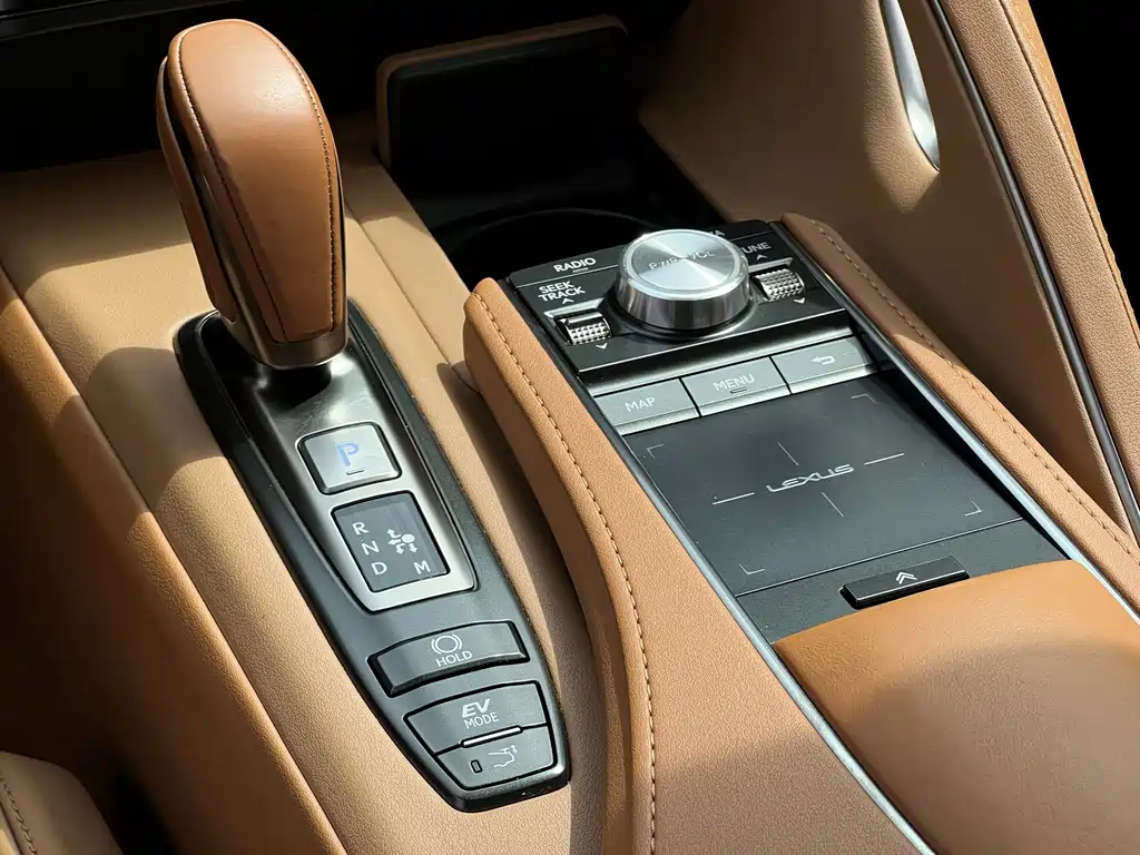 Lexus LC — фото 18