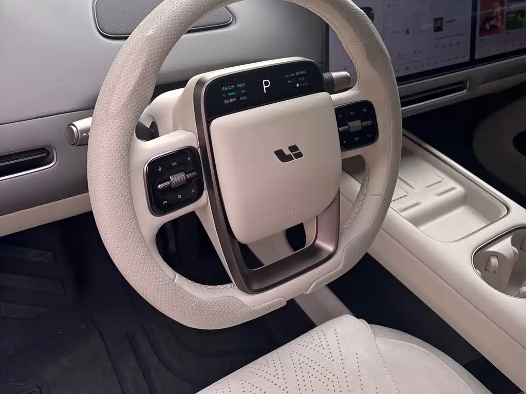 Li Auto Li i6 — фото 3