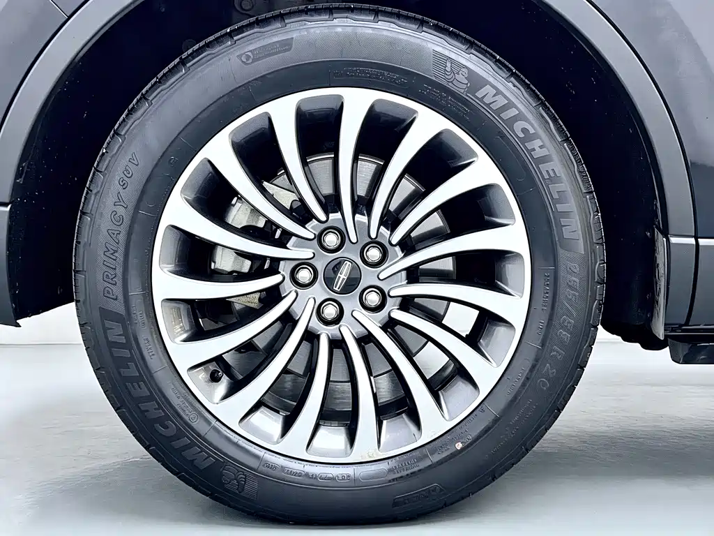 Lincoln Aviator — фото 18