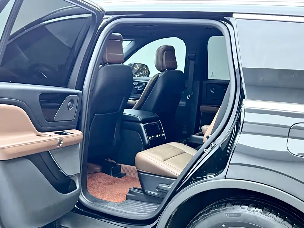 Lincoln Aviator — фото 9