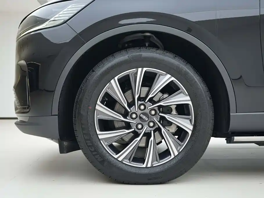 Lincoln Aviator — фото 15