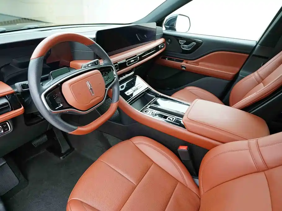 Lincoln Aviator — фото 10